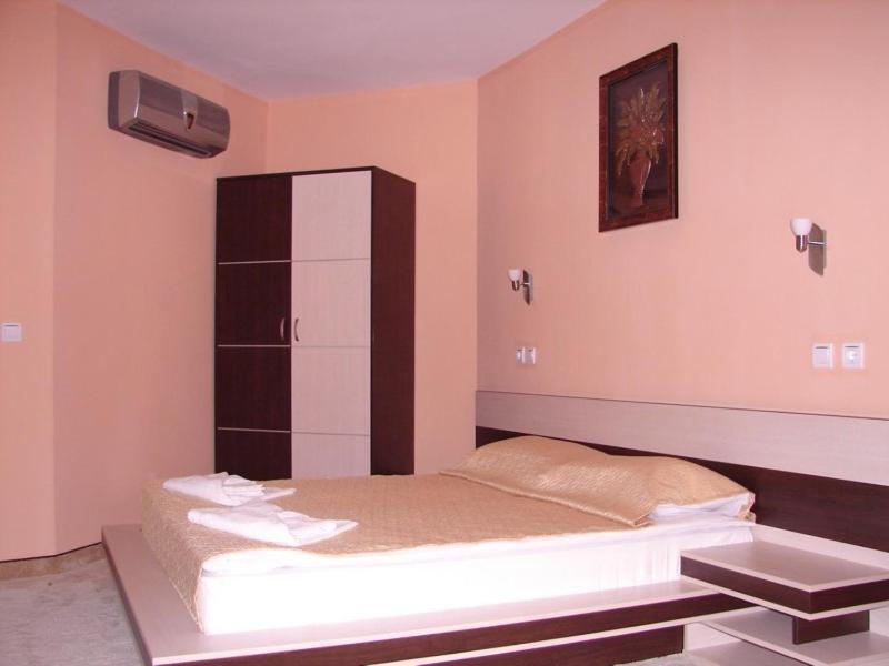 Hotel Amfibia Primorsko Quarto foto