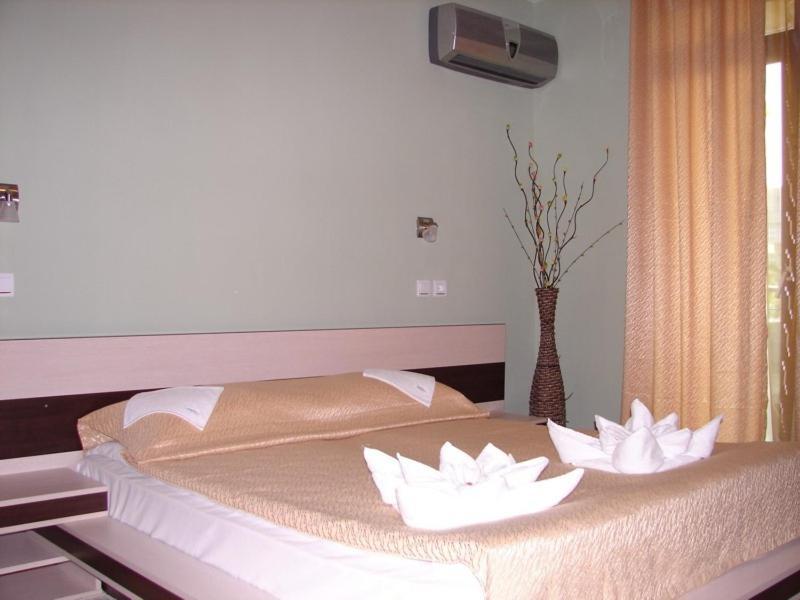 Hotel Amfibia Primorsko Quarto foto